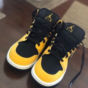 Air Jordan 1 Mid (GS)